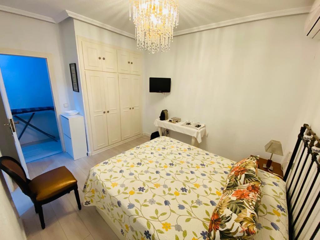 Pension Antonio Guesthouse Alicante Exterior photo